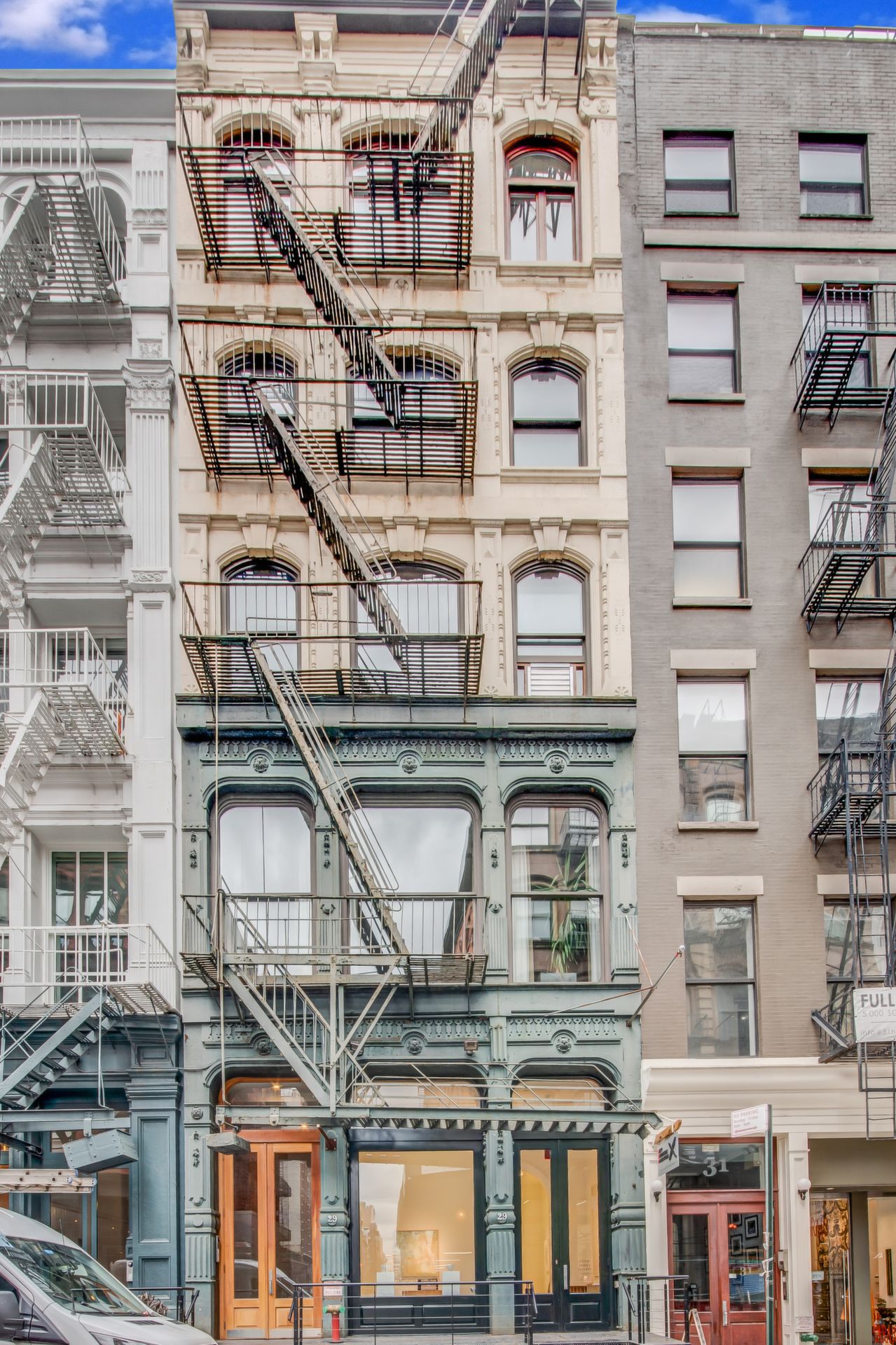 29 Howard St, New York, NY, 10013 Scene 1