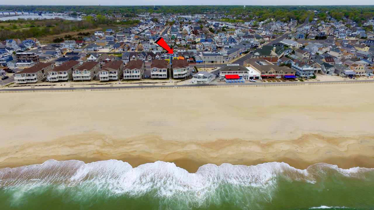 209 2 Beach Front Rd, Manasquan, NJ, 08736 Scene 3
