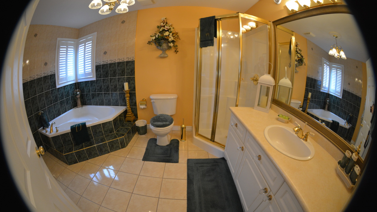 MASTER ENSUITE