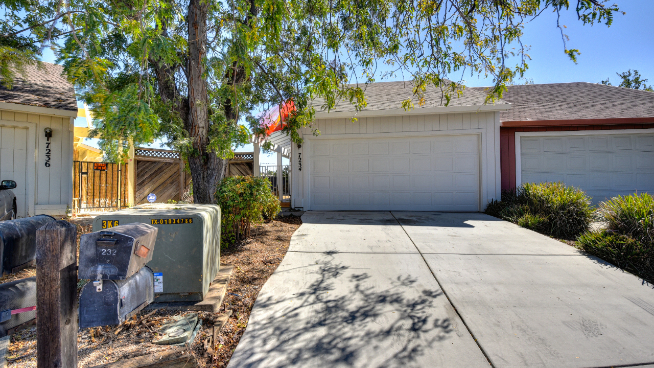 7234 Willow Wind Ct, Sacramento, CA, 95828 Scene 1