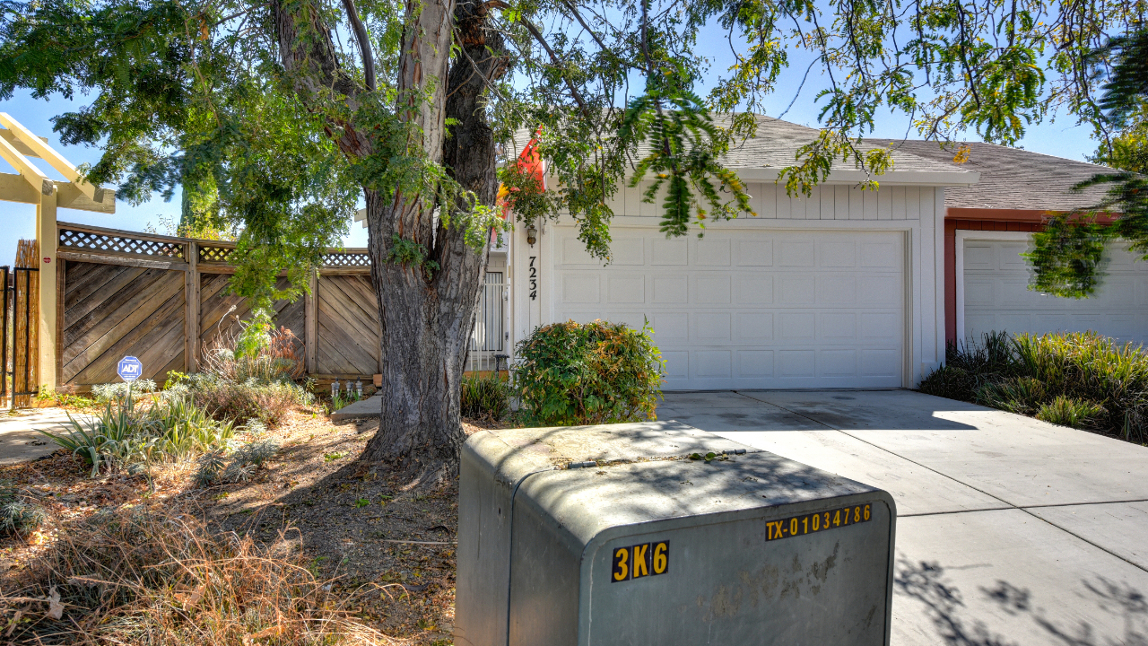 7234 Willow Wind Ct, Sacramento, CA, 95828 Scene 3