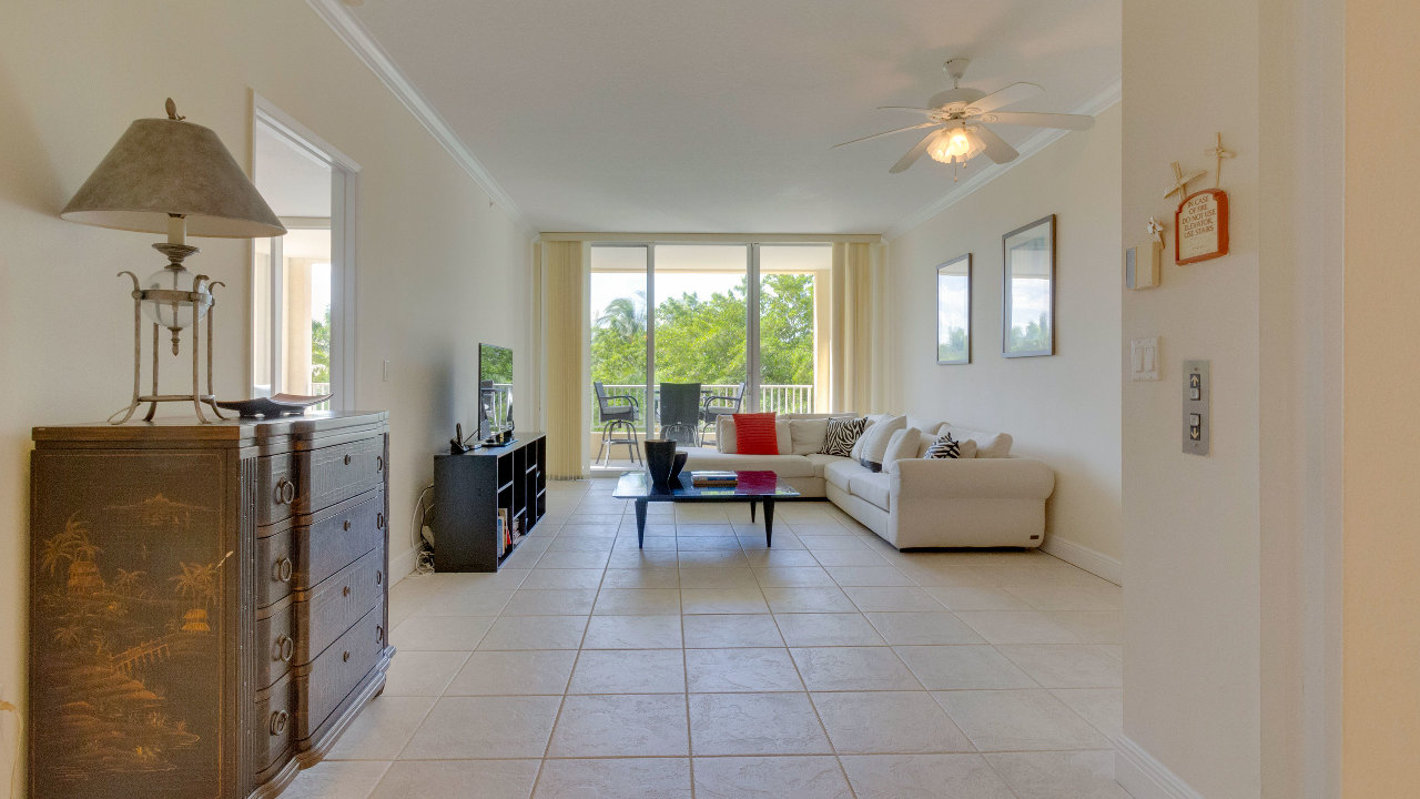 Resort-Villa-One-#304-01
