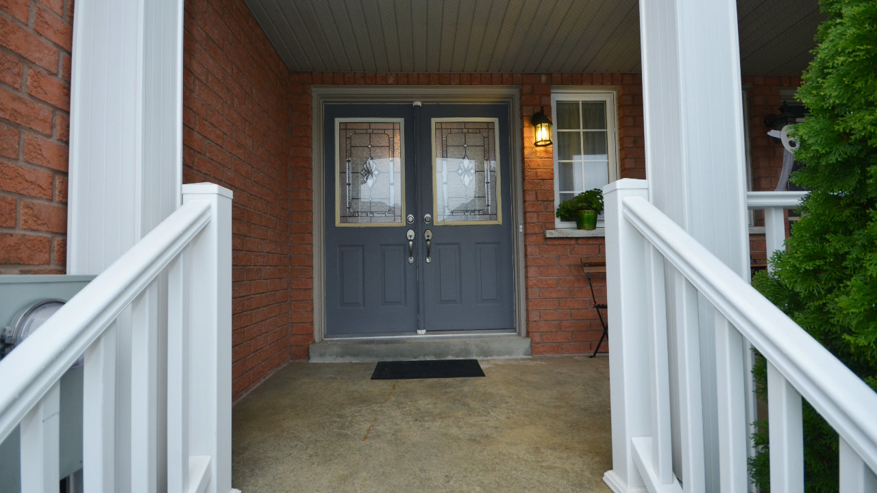 211 Sherwood Rd, Milton, ON, L9T7C1 Scene 3