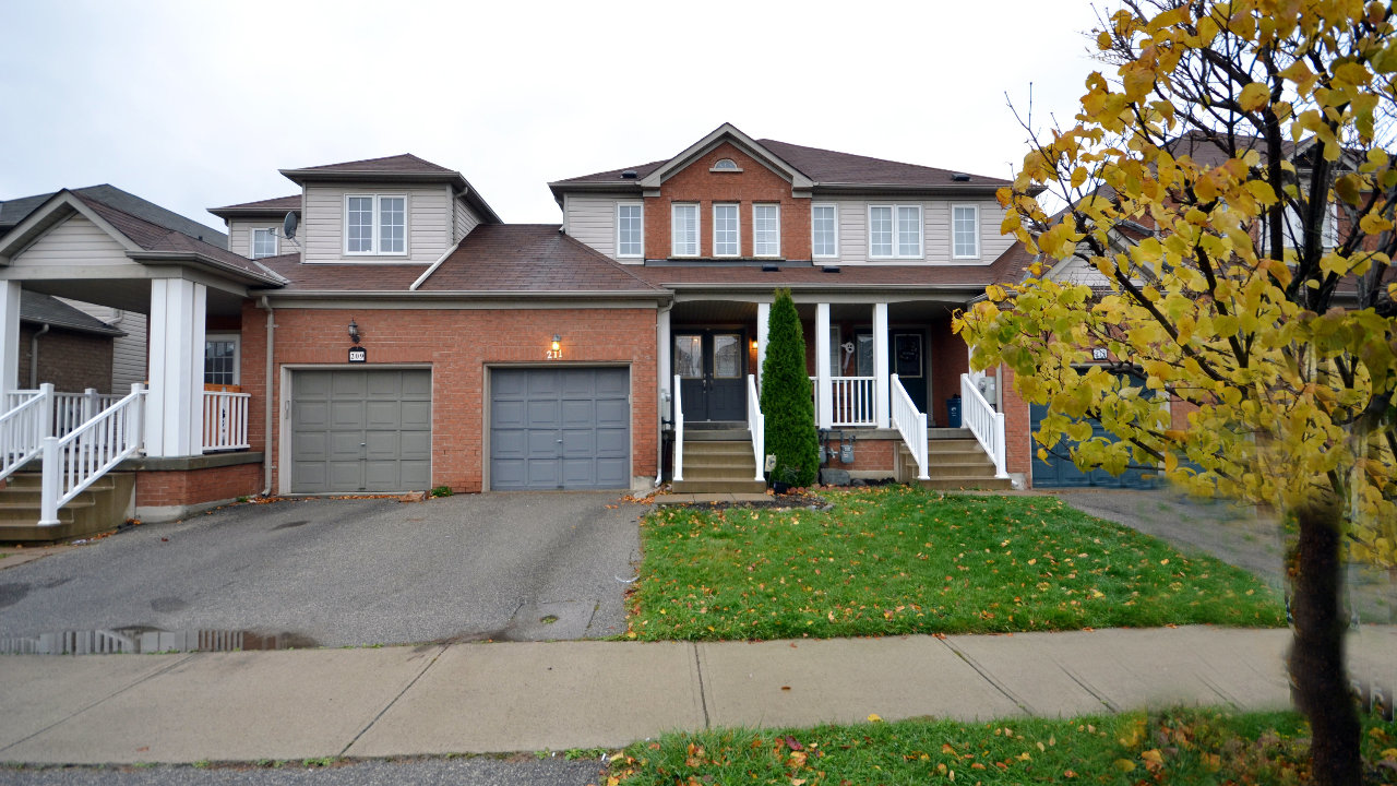 211 Sherwood Rd, Milton, ON, L9T7C1 Scene 1