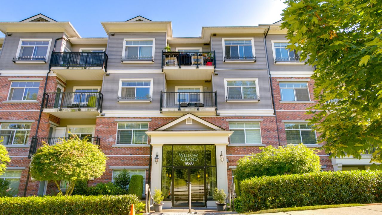 101-19530 65 Ave, Surrey, BC, V3S 8V4 Scene 1