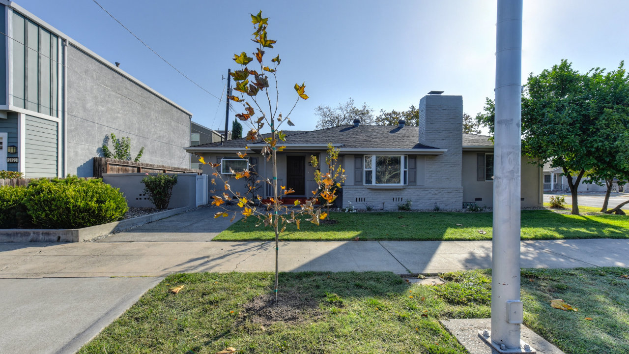 2141 34th Street, Sacramento, CA, 95817 Scene 1