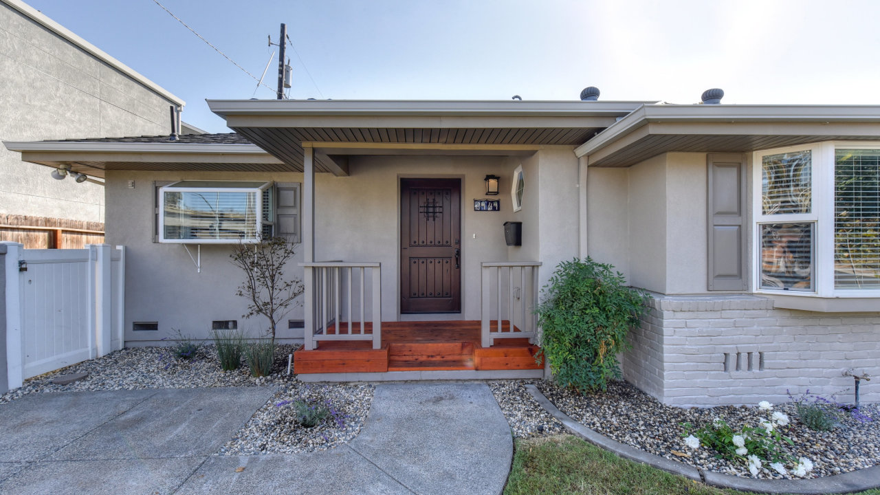 2141 34th Street, Sacramento, CA, 95817 Scene 3