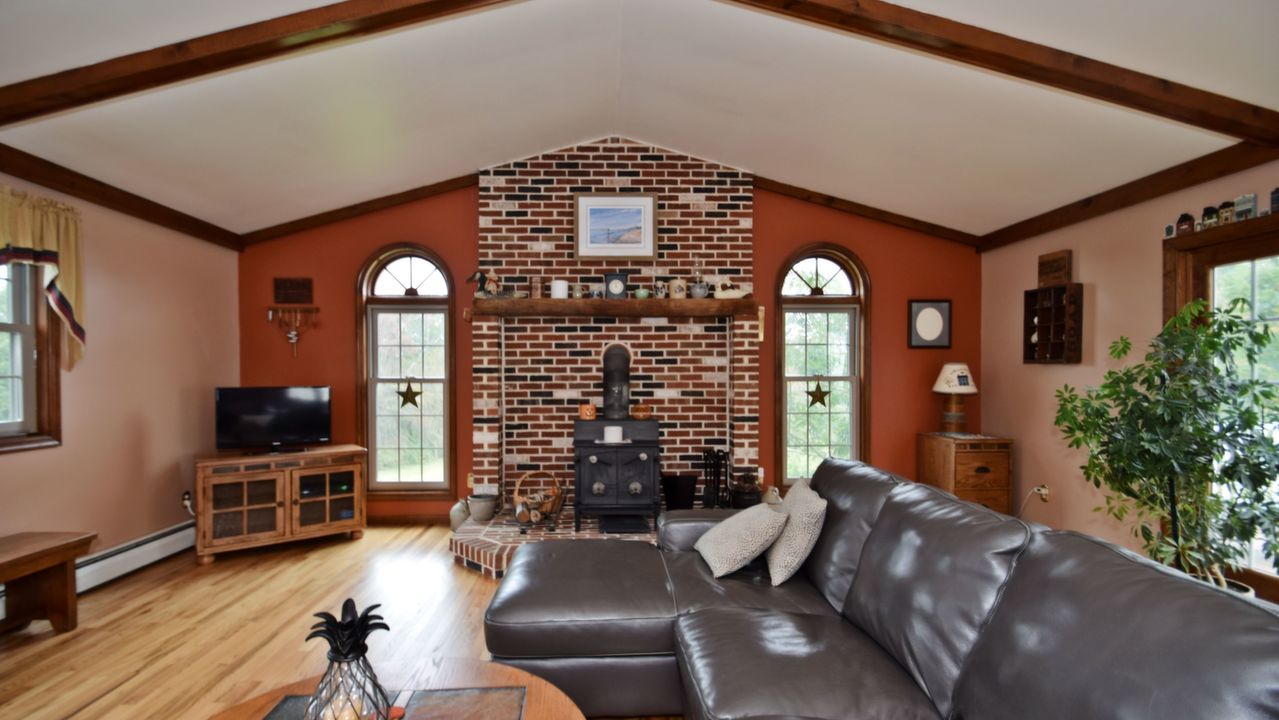 1376 Laurelwood Rd, Pottstown, PA, 19465 Scene 4