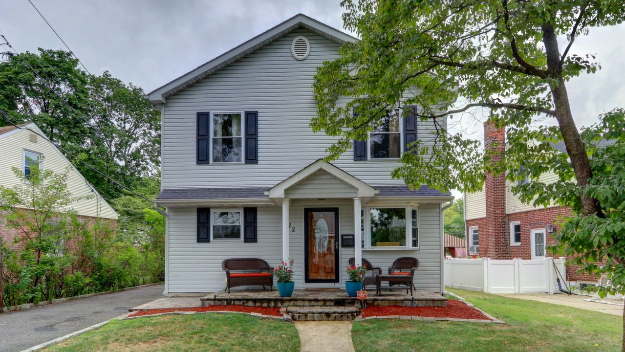 522 Beech St, New Hyde Park, NY, 11040 Scene 1