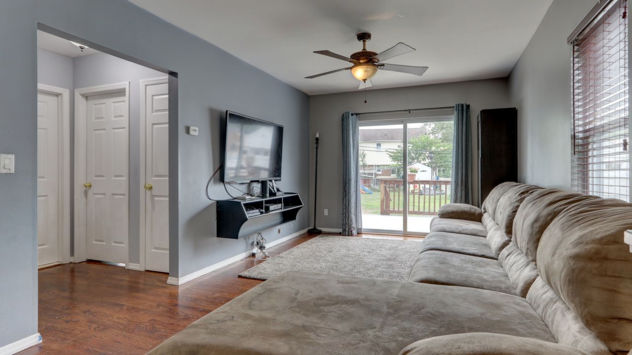 522 Beech St, New Hyde Park, NY, 11040 Scene 3