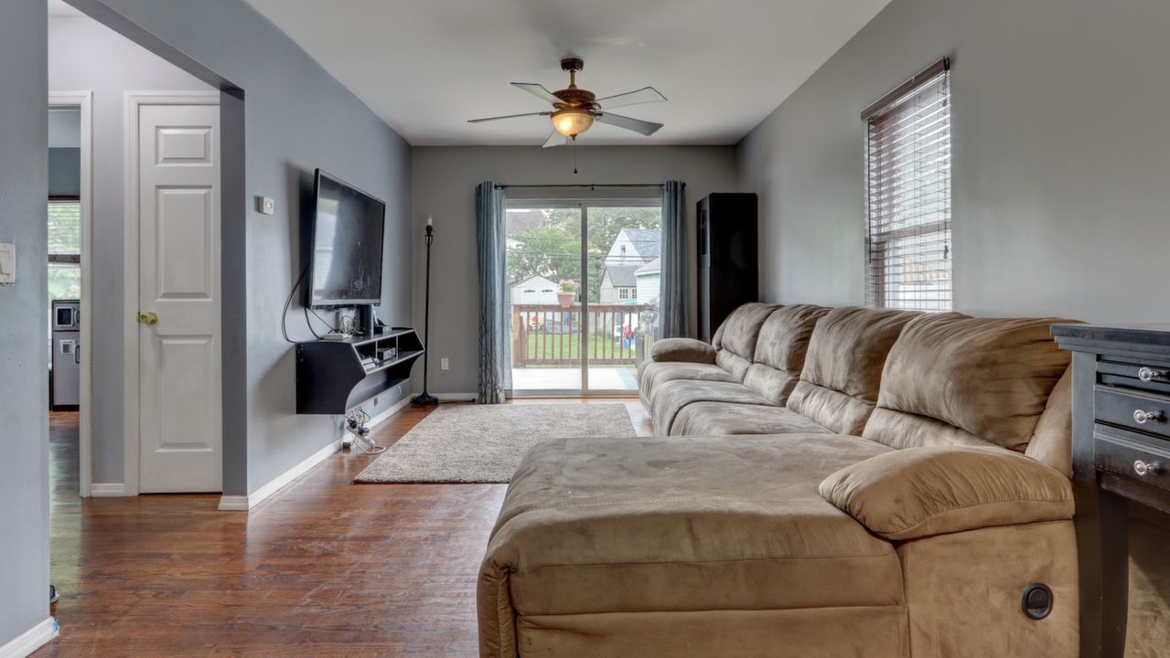 522 Beech St, New Hyde Park, NY, 11040 Scene 4