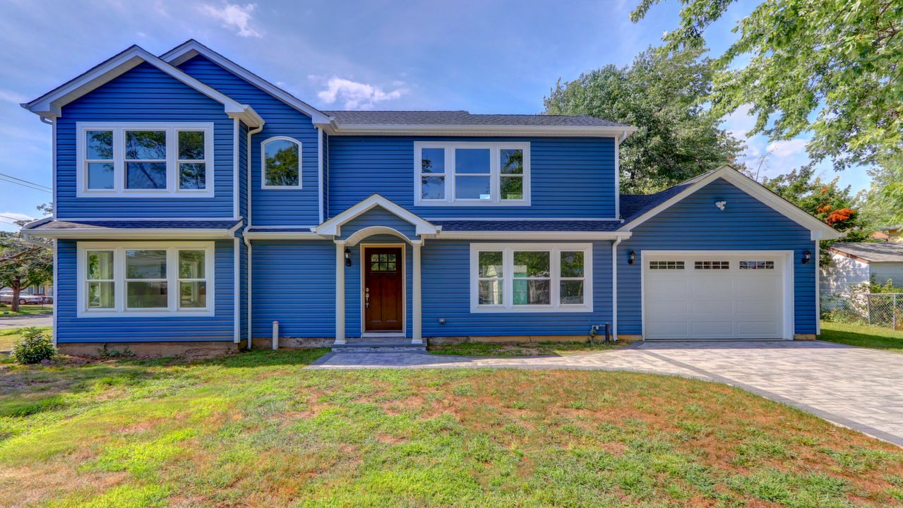 2431 Stewart Ave, Westbury, NY, 11590 Scene 1