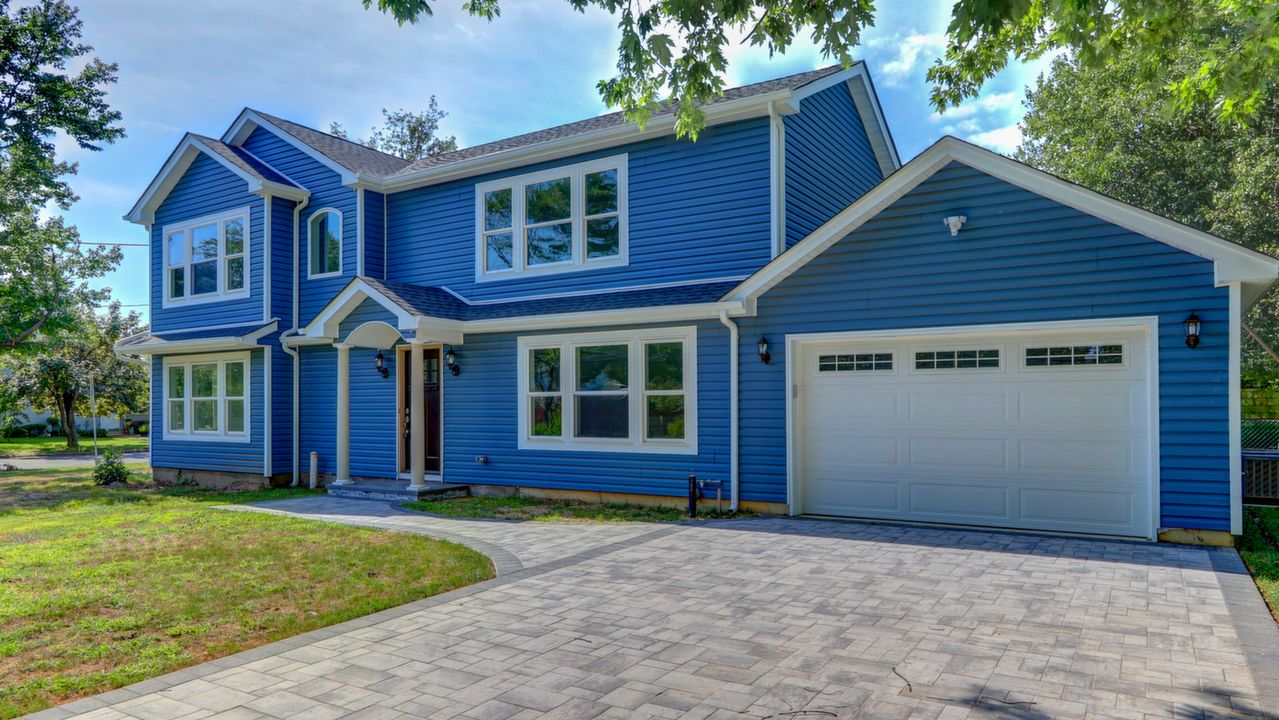 2431 Stewart Ave, Westbury, NY, 11590 Scene 2