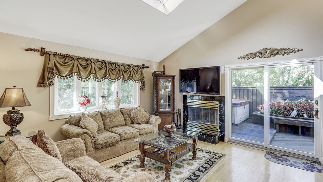 39 Friendly Rd, Smithtown, NY, 11787 Scene 4