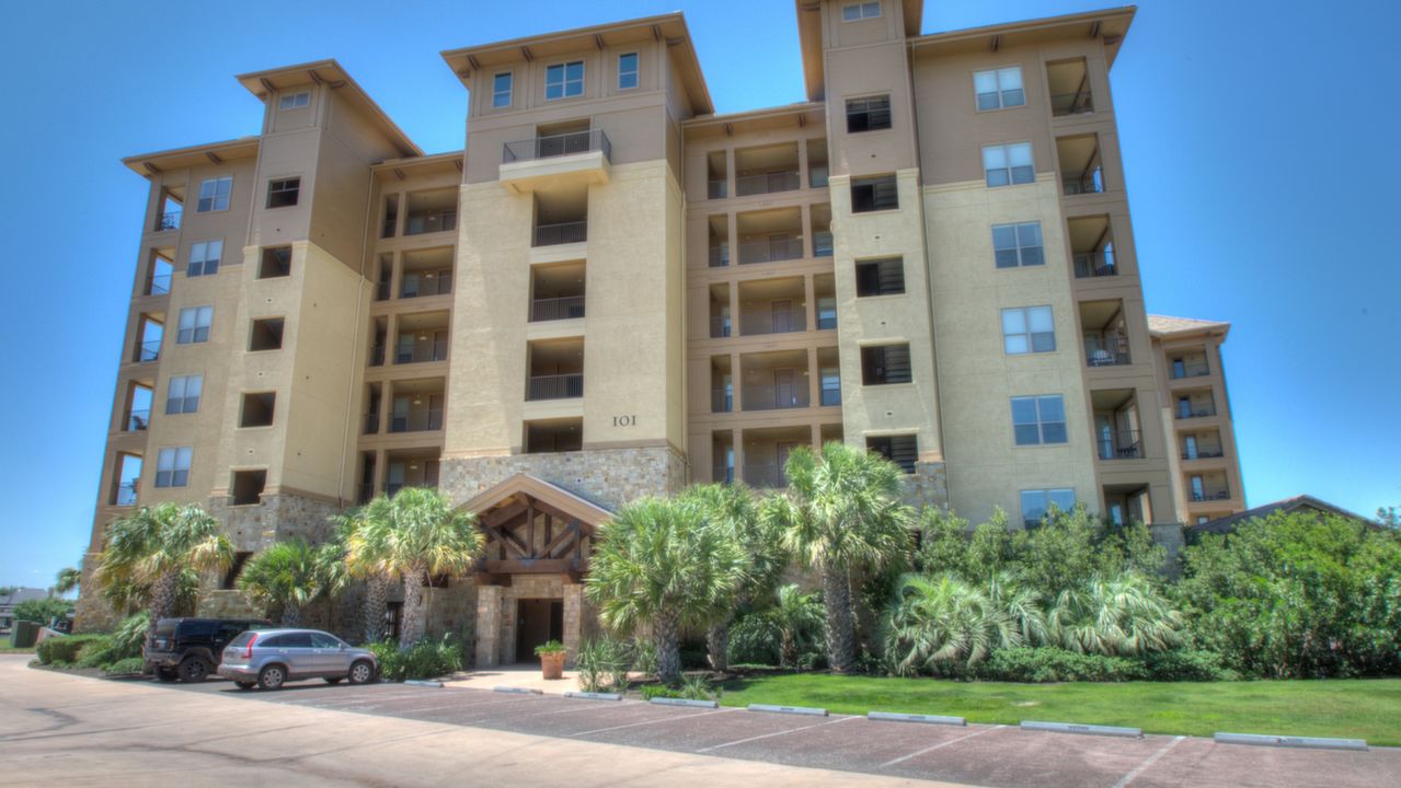 101 West Bank #42, Horseshoe Bay, TX, 78657 Scene 1