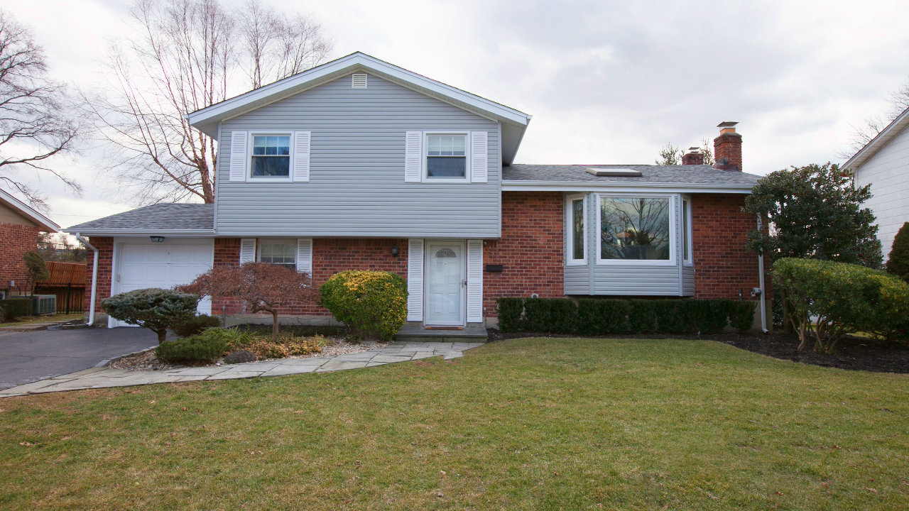 77 Orange Dr, Jericho, NY, 11753 Scene 1