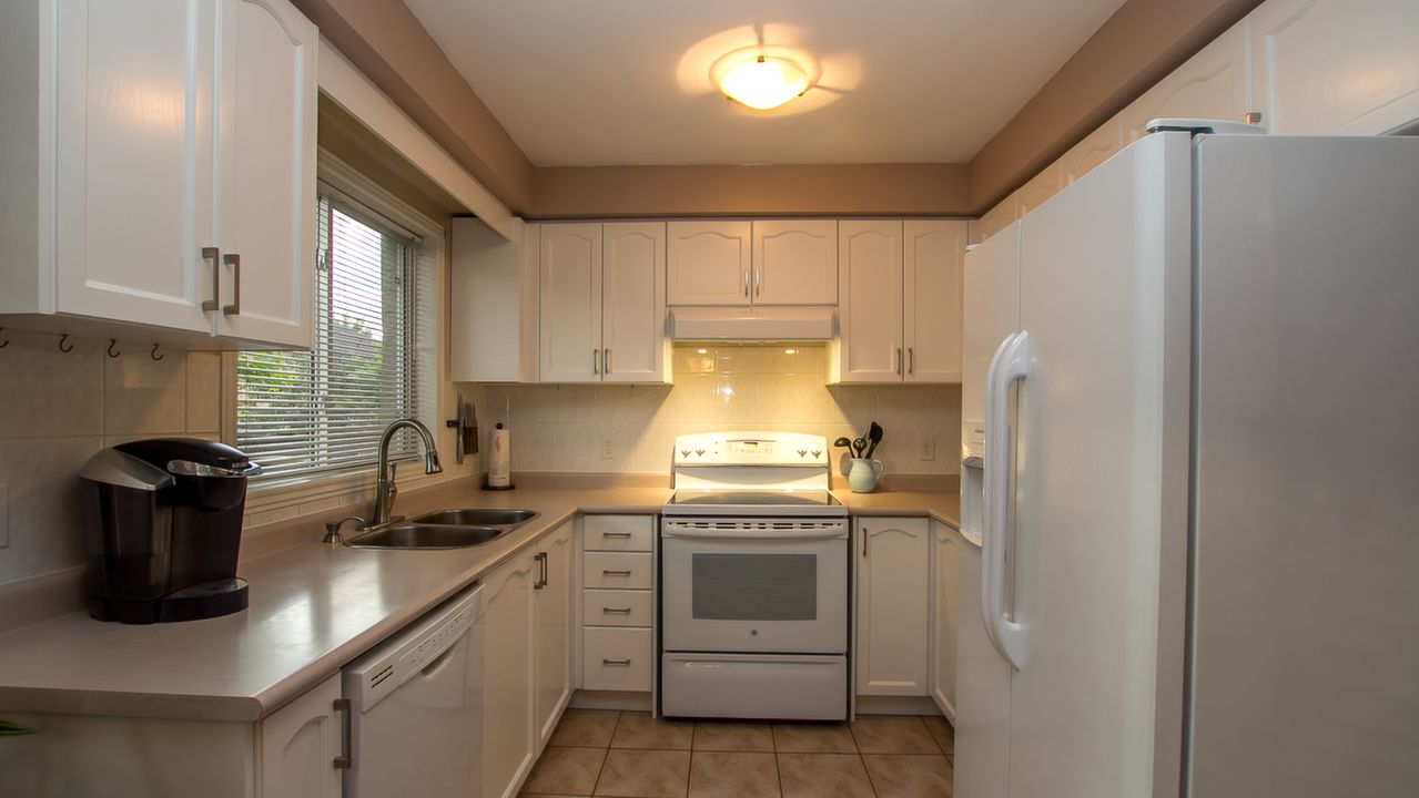 58 Frank Johnston Rd, Bolton, ON, L7E 2L5 Scene 4