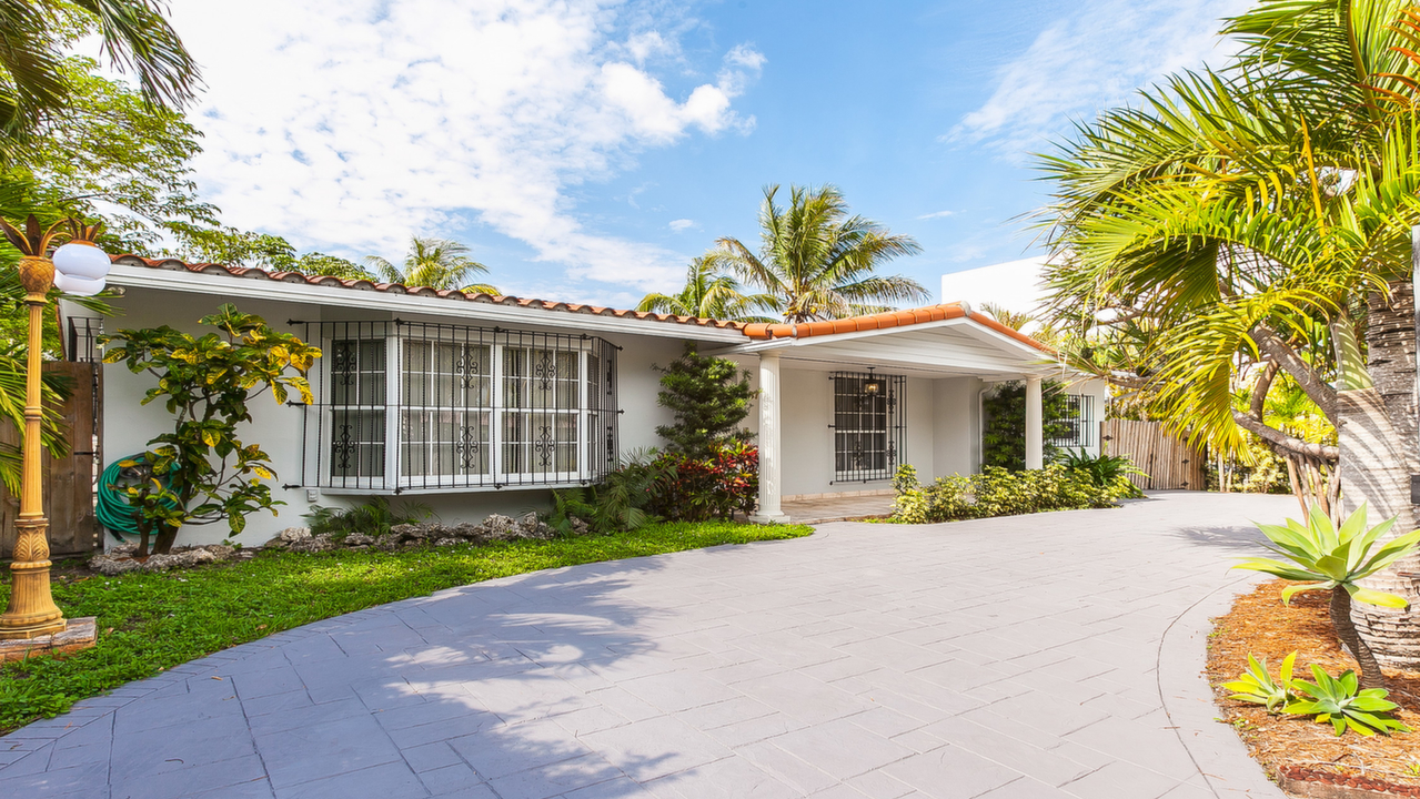 8790-SW-48th-St-01