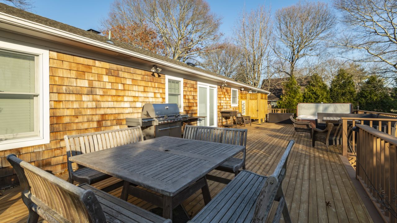 Deck Dining Area