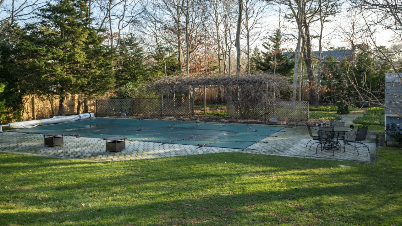 Pool & Patio