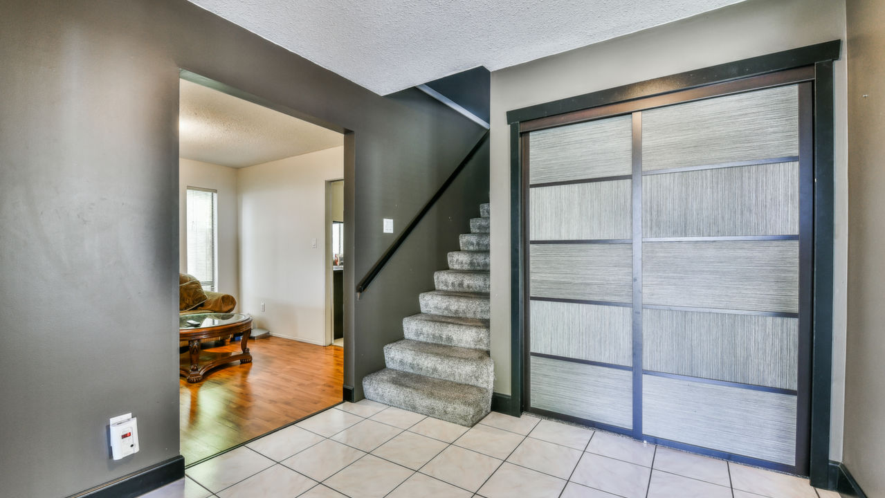 6475 131A St, Surrey, BC, V3W 7P4 Scene 2