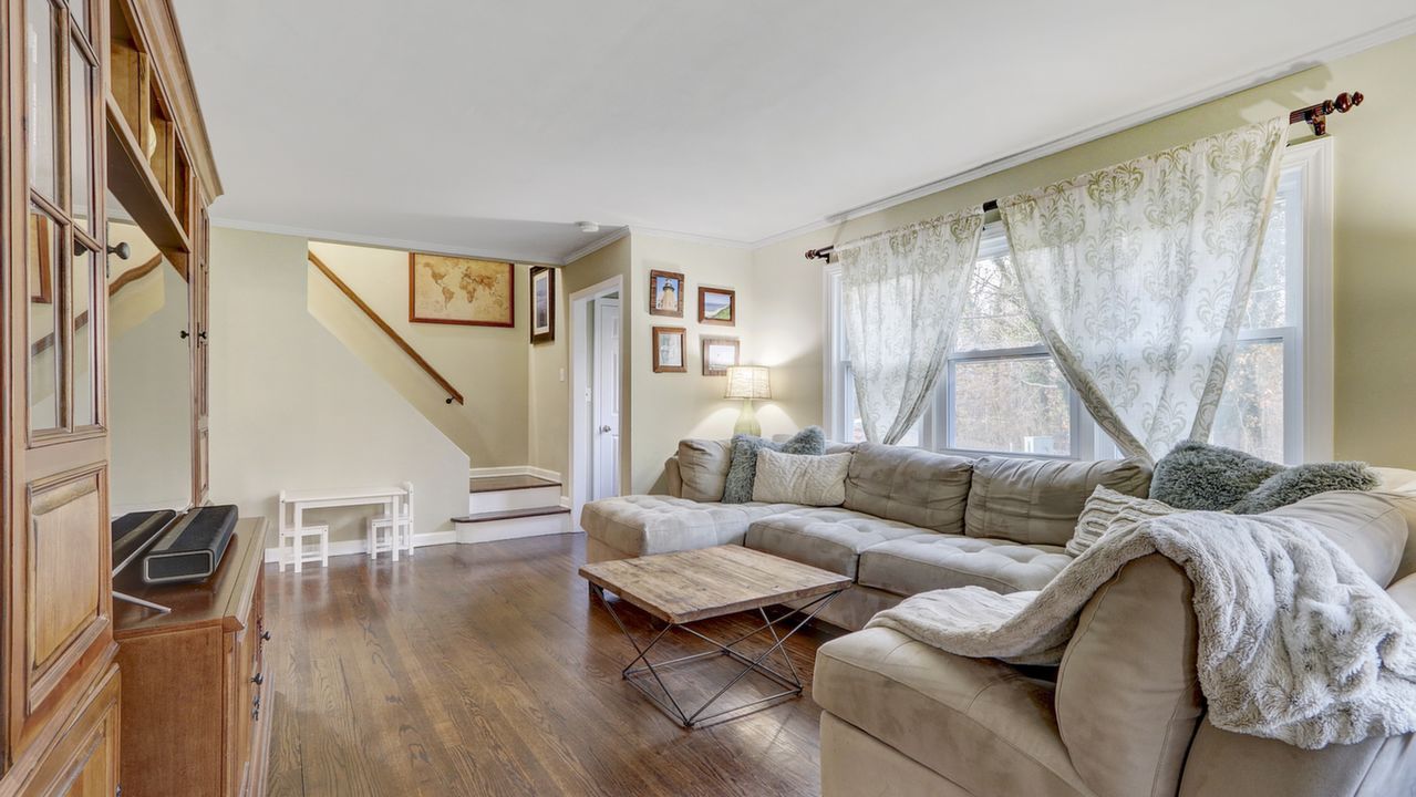 2 Darling Ave, Smithtown, NY, 11787 Scene 4