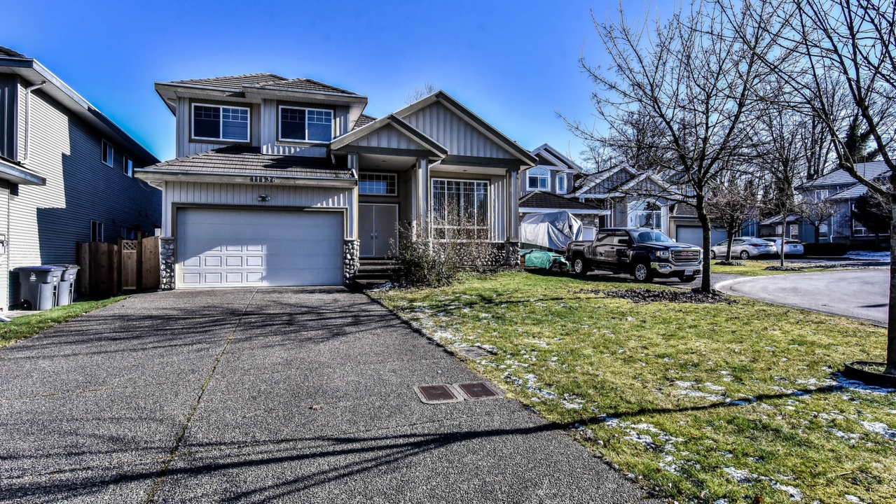 11136 152A St, Surrey, BC, V3R 2T5 Scene 1