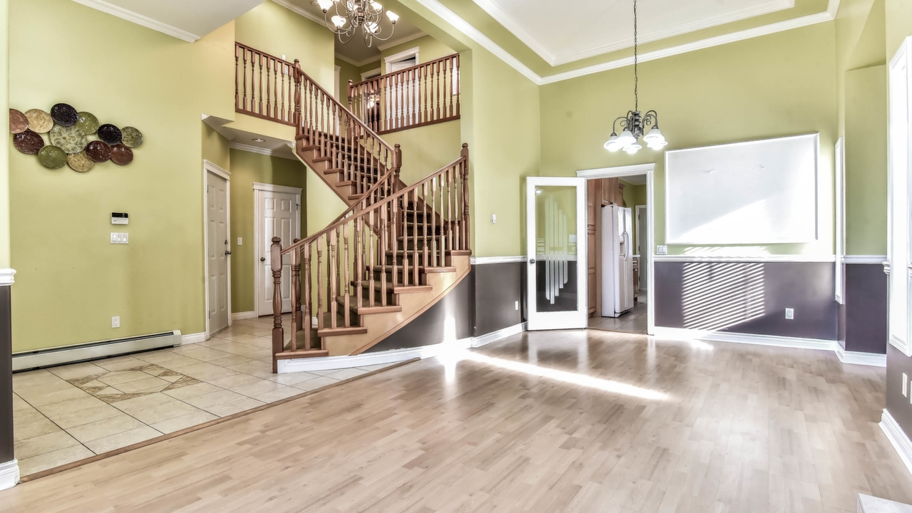 11136 152A St, Surrey, BC, V3R 2T5 Scene 2