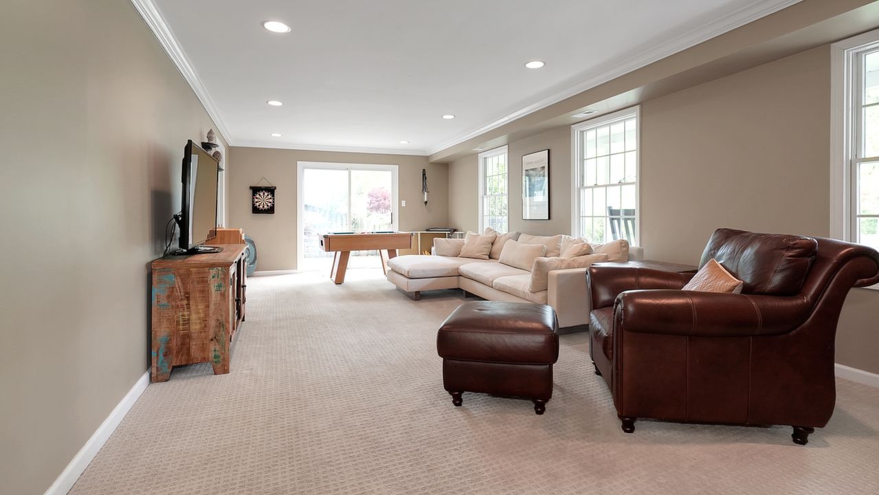 12 Southvale Ave, Little Silver, NJ, 07739 Scene 4