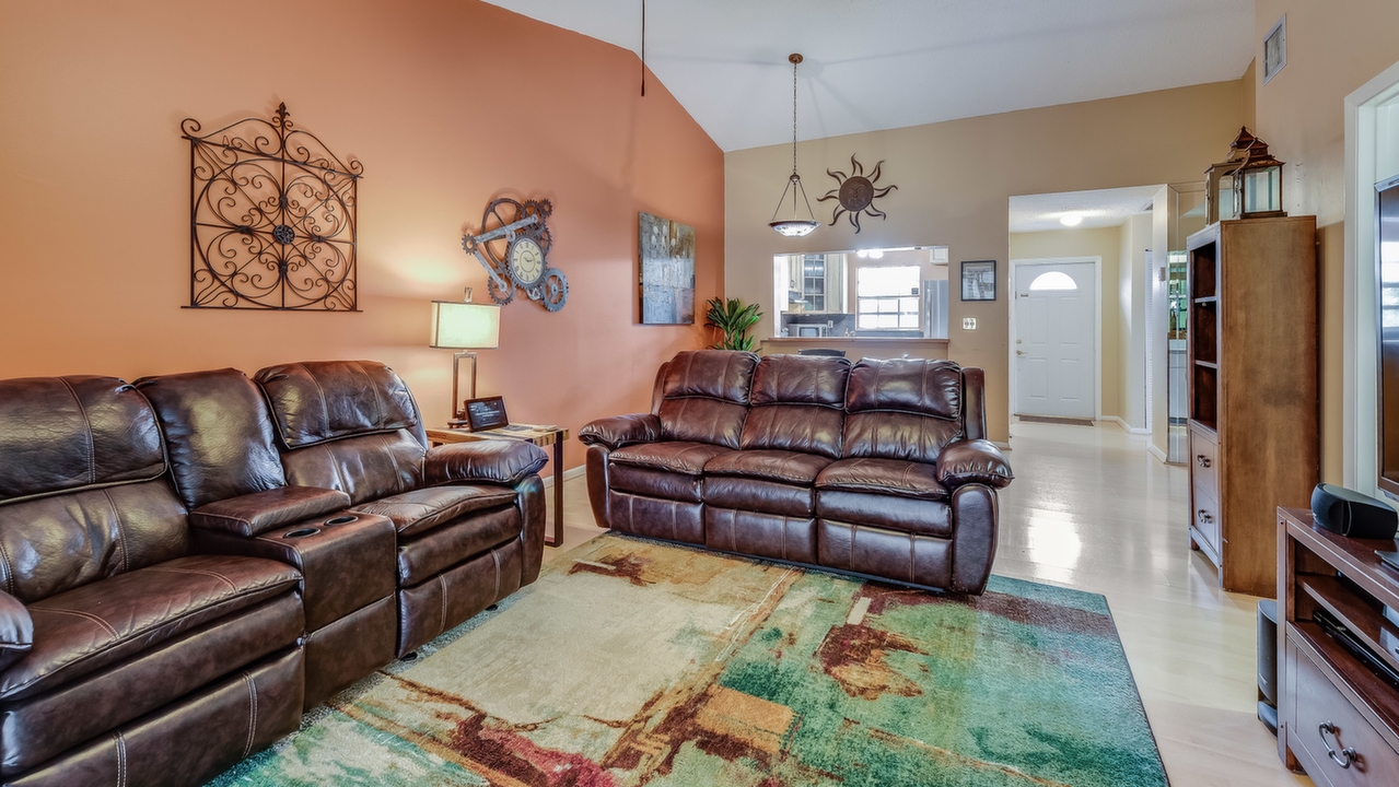 8329-Fairway-Rd-02