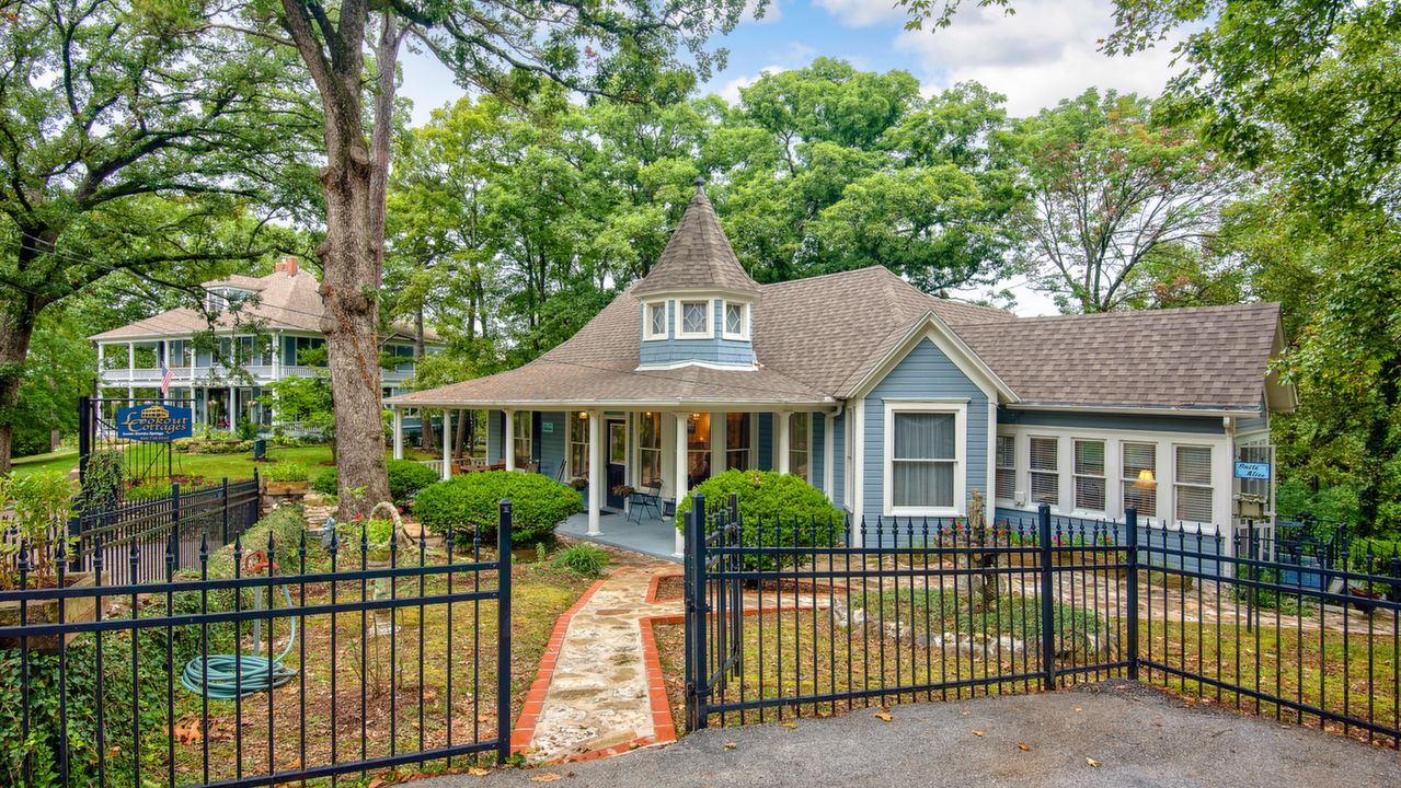 8 and 12 Lookout Cir, Eureka Springs, AR, 72632 Scene 4