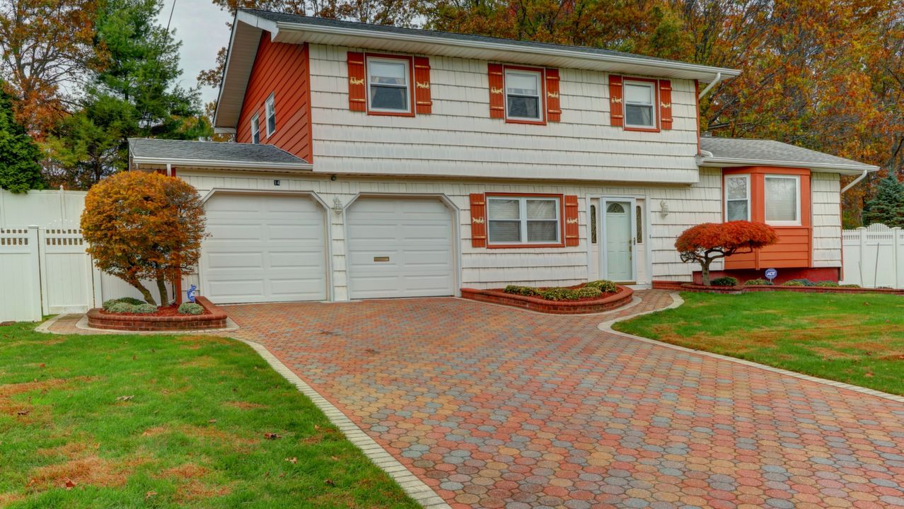 14 Stonington Cir, Wheatley Heights, NY, 11798 Scene 2