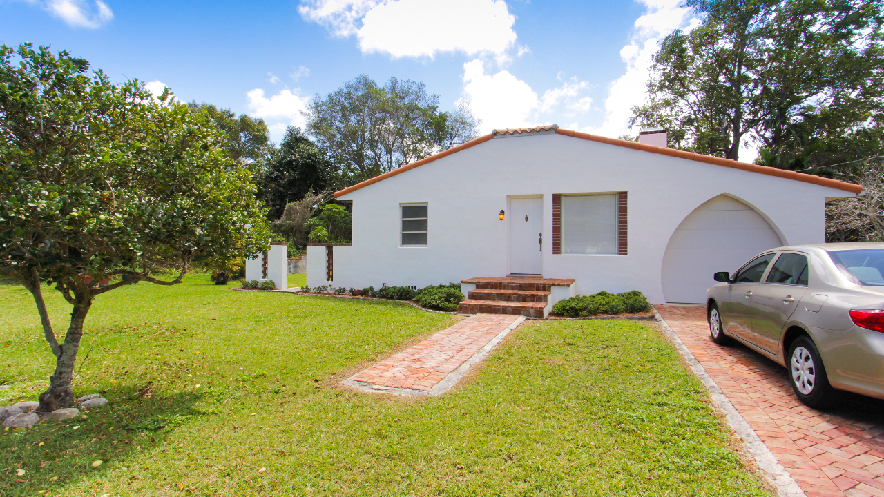 952-NE-91st-Terr-03