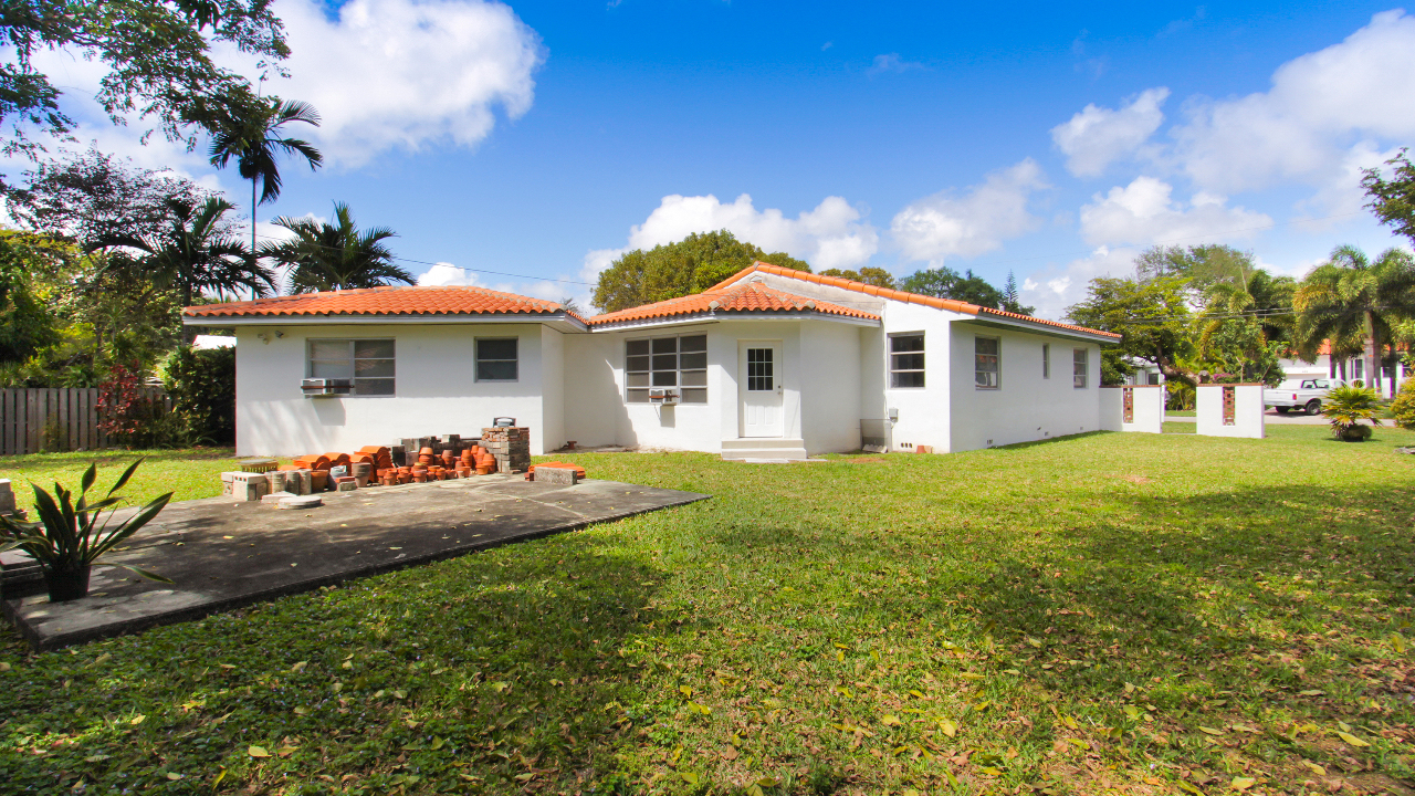 952-NE-91st-Terr-04