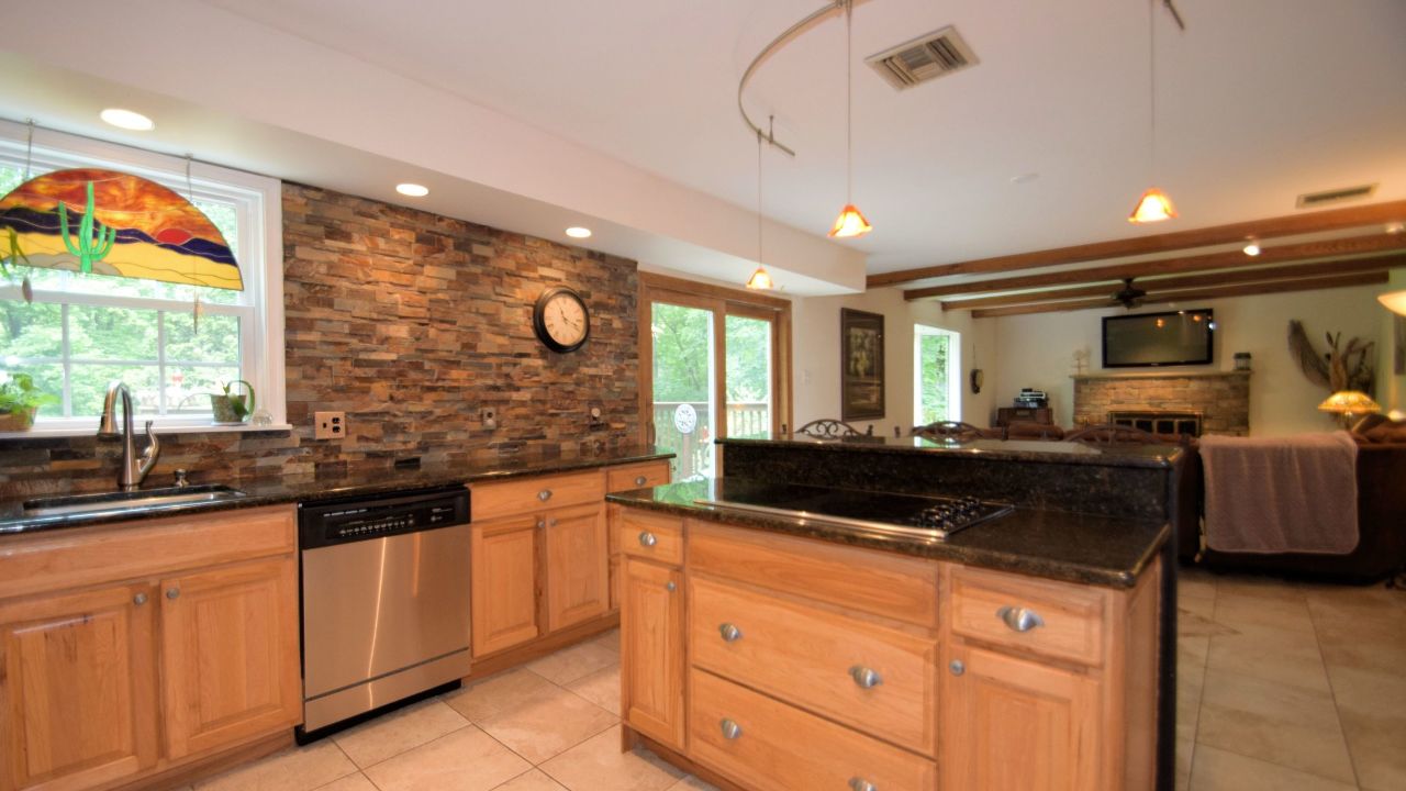 24 Far View Rd, Chalfont, PA, 18914 Scene 2