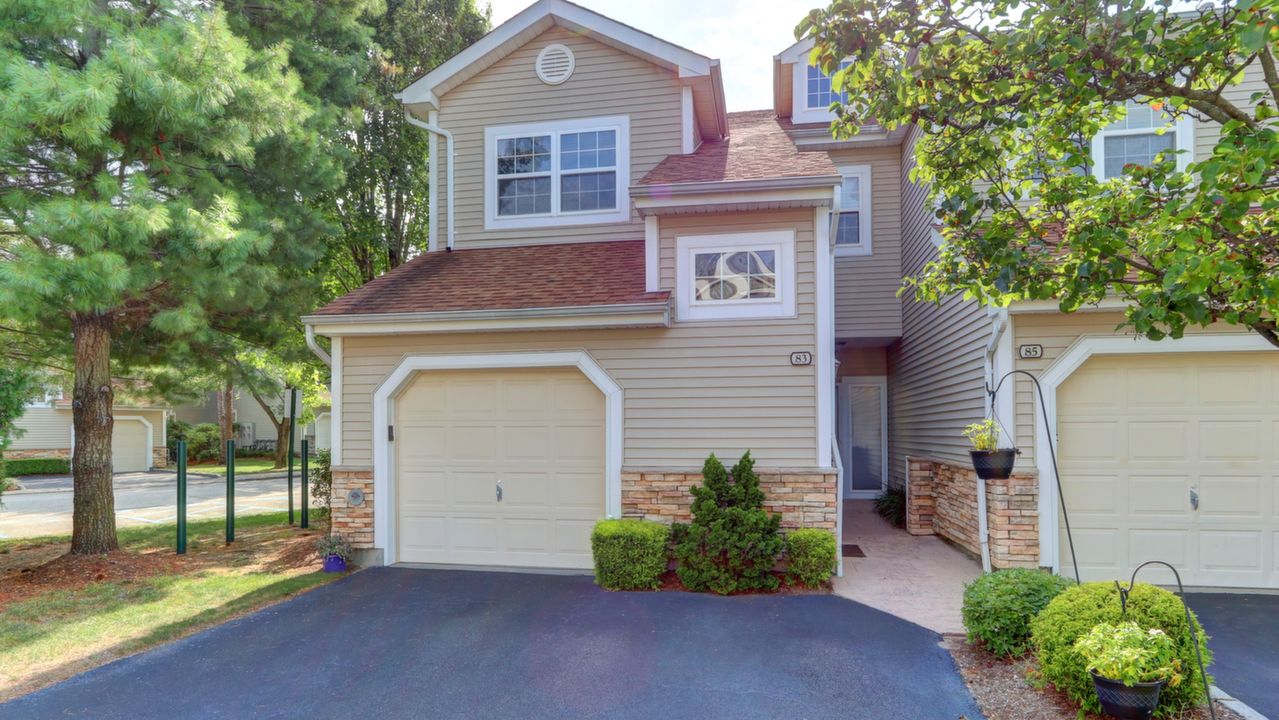 83 Carriage Ln, Plainview, NY, 11803 Scene 2