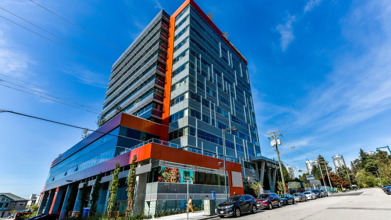 703-9639 137A St, Surrey, BC, V3V 0C6 Scene 2