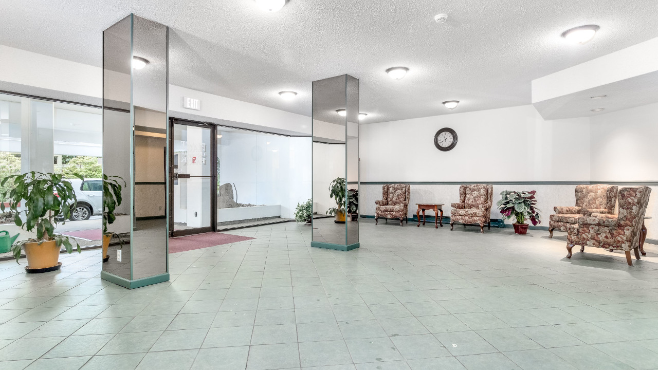 4165 Maywood St, Burnaby, BC, V5H 4E3 Scene 2