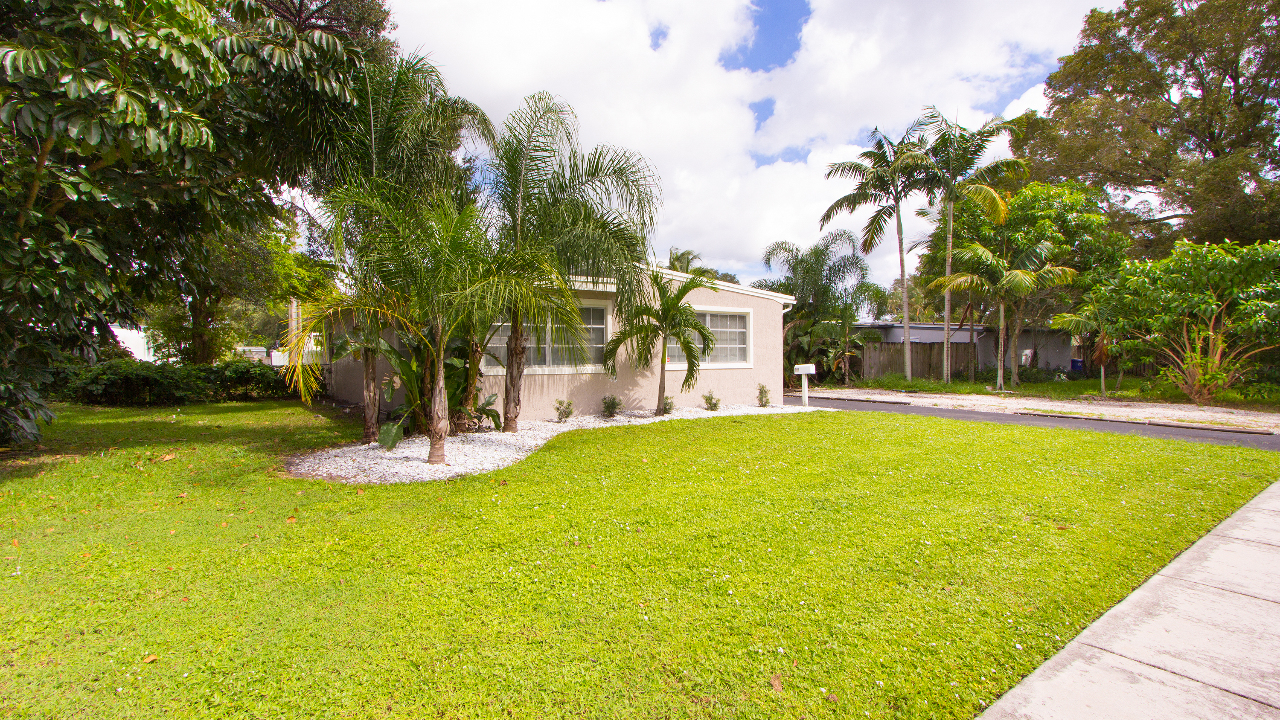 3117-SW-16th-St-01