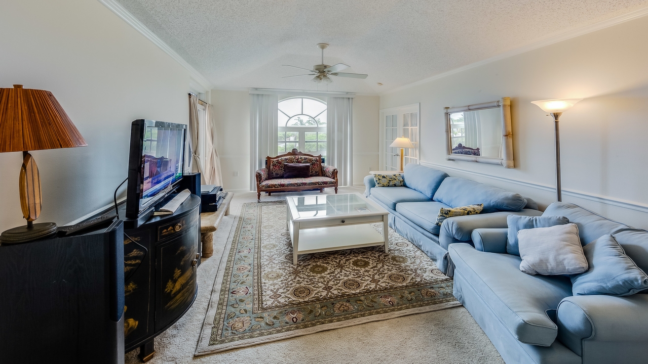 University Inn #2405-02