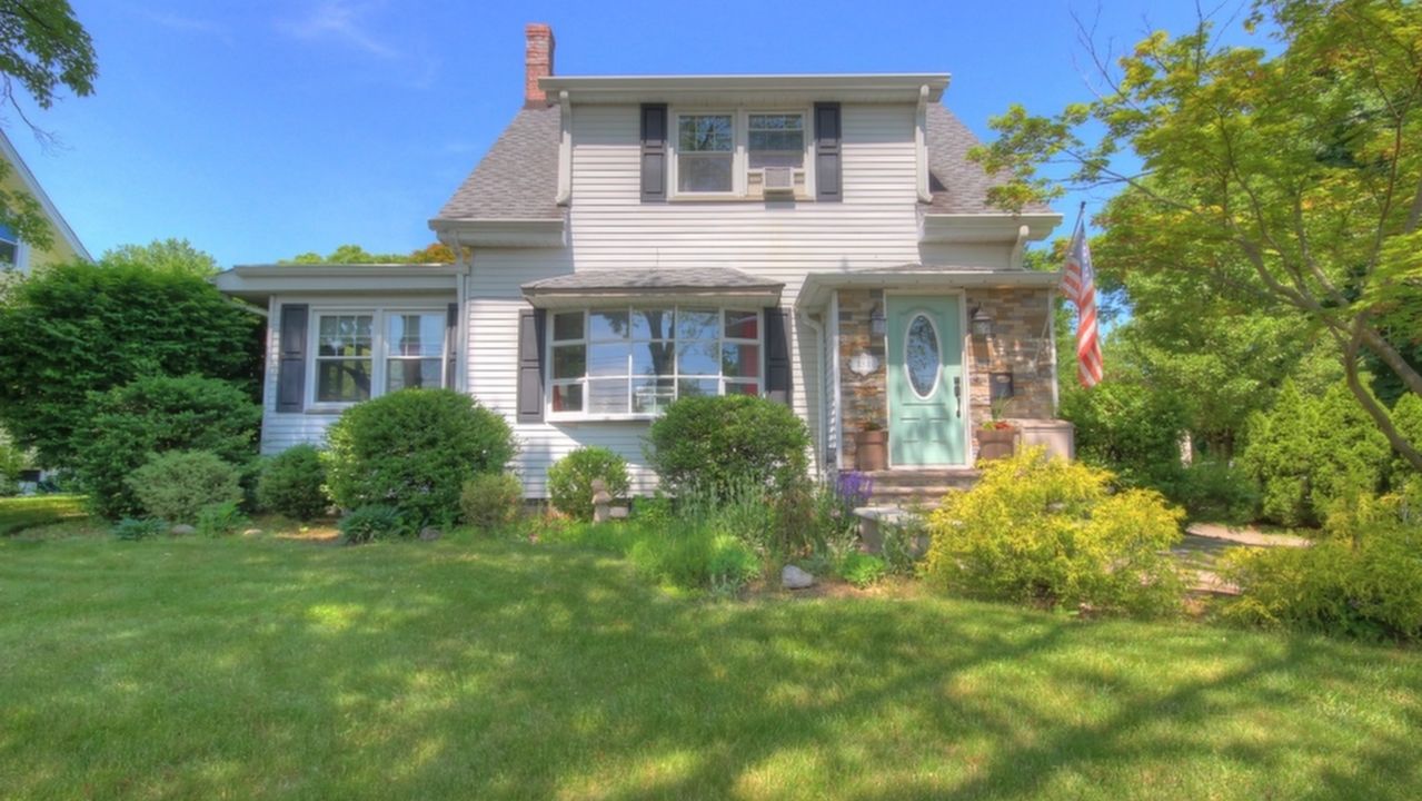 Charming Side Hall Colonial