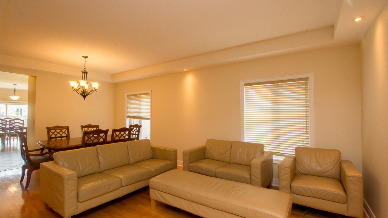 3209 Erin Centre Blvd, Mississauga, ON, L5M 7T9 Scene 2