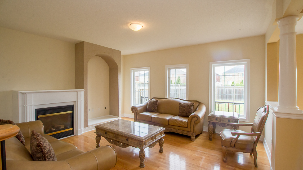 3209 Erin Centre Blvd, Mississauga, ON, L5M 7T9 Scene 4