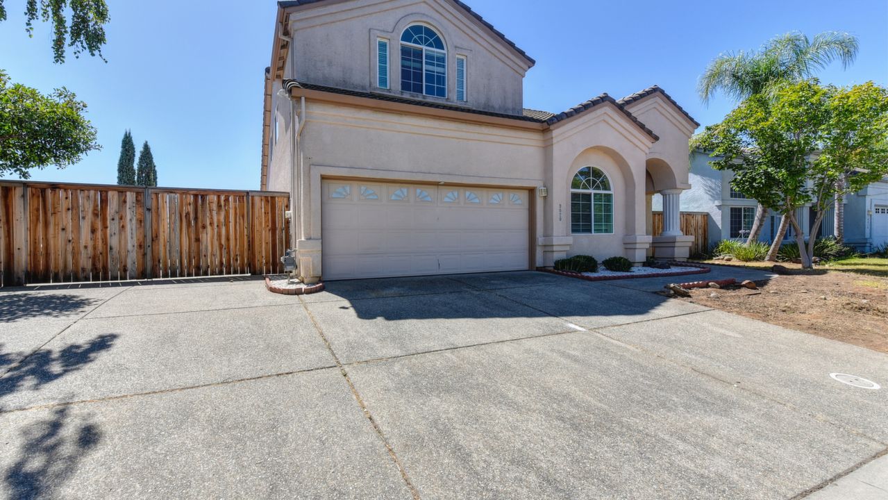 9020 Pebble Field Way, Sacramento, CA, 95829 Scene 1