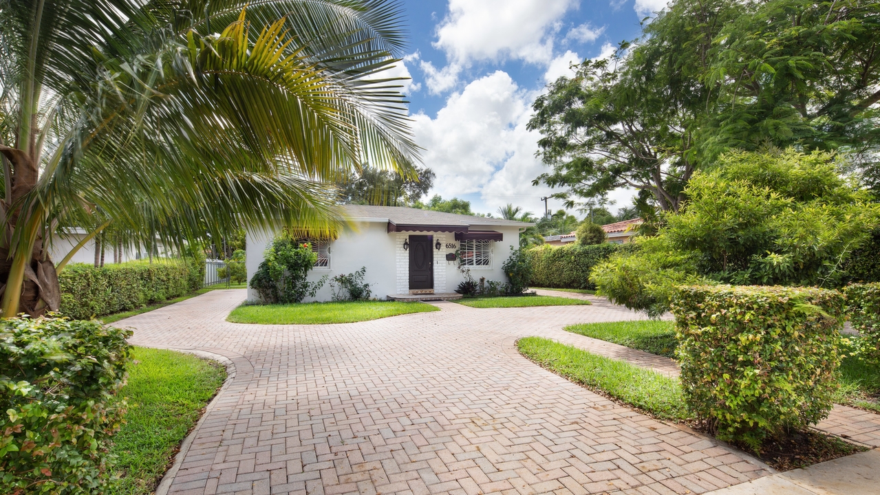 6516-SW-23rd-St-01