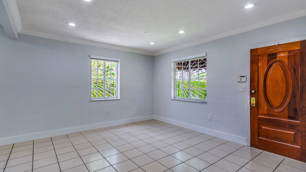 6516-SW-23rd-St-04