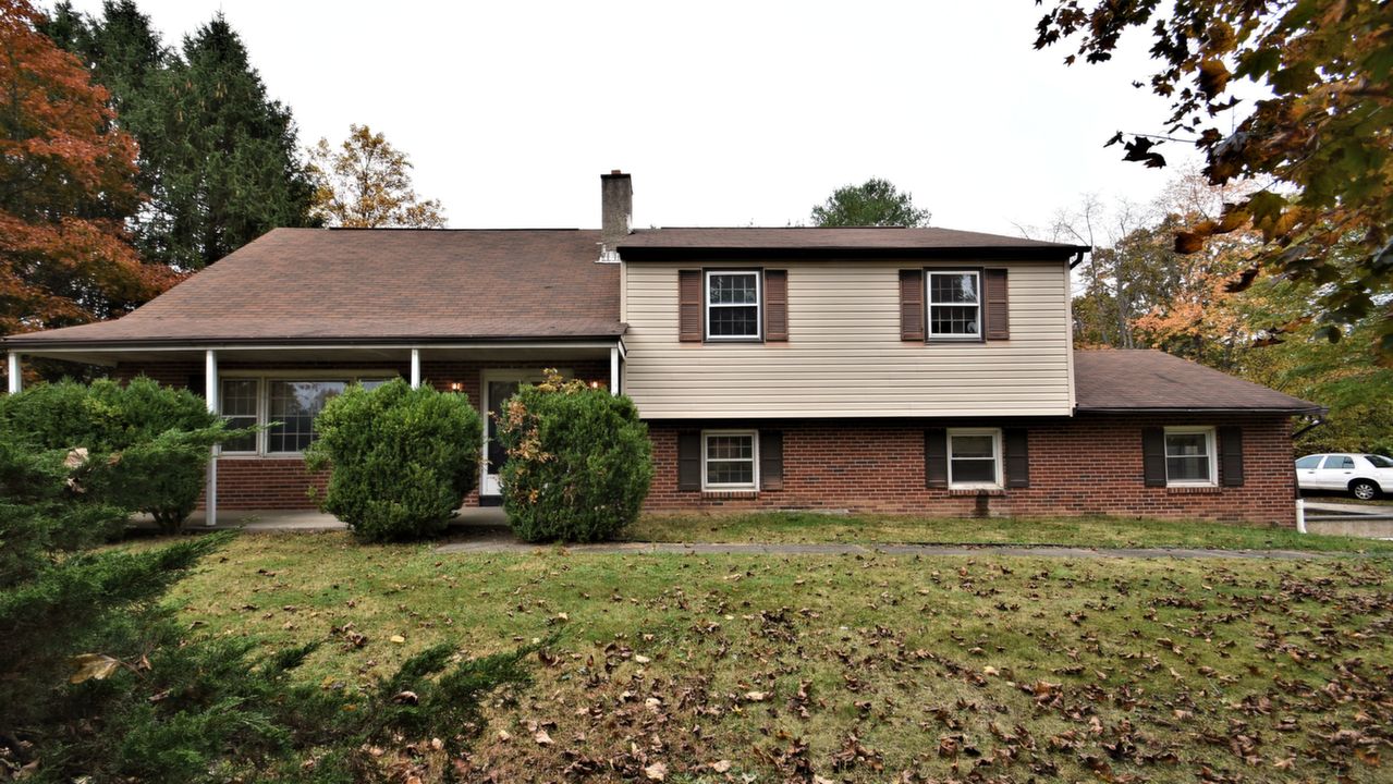 985 Hemlock Dr, Blue Bell, PA, 19422 Scene 1