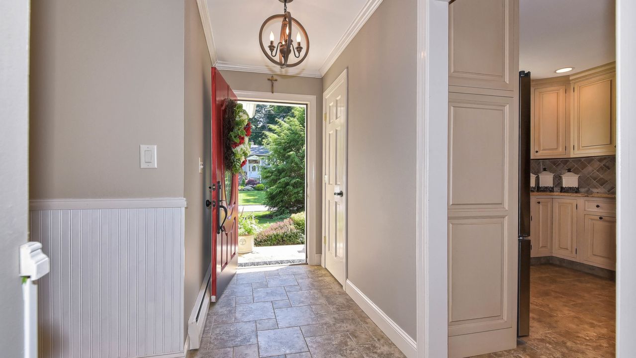 Entry Foyer