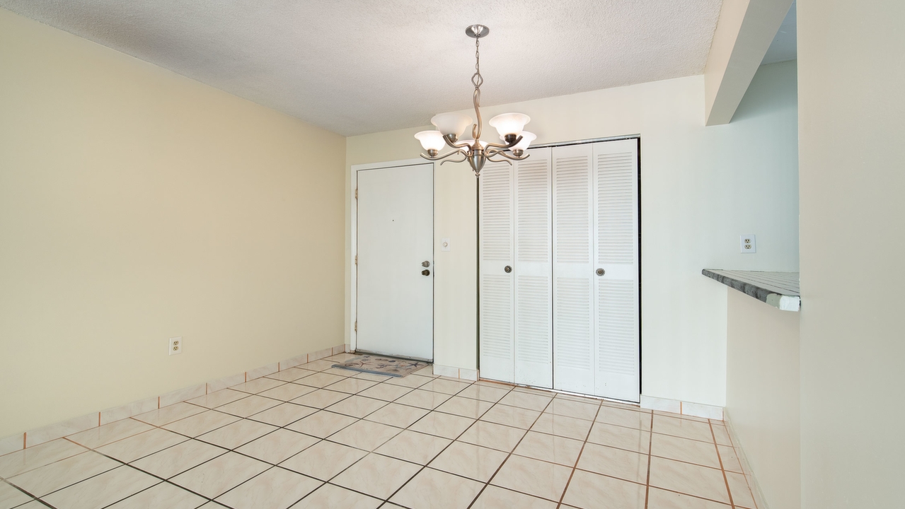 8893-Fontainebleau-Blvd-#306-04