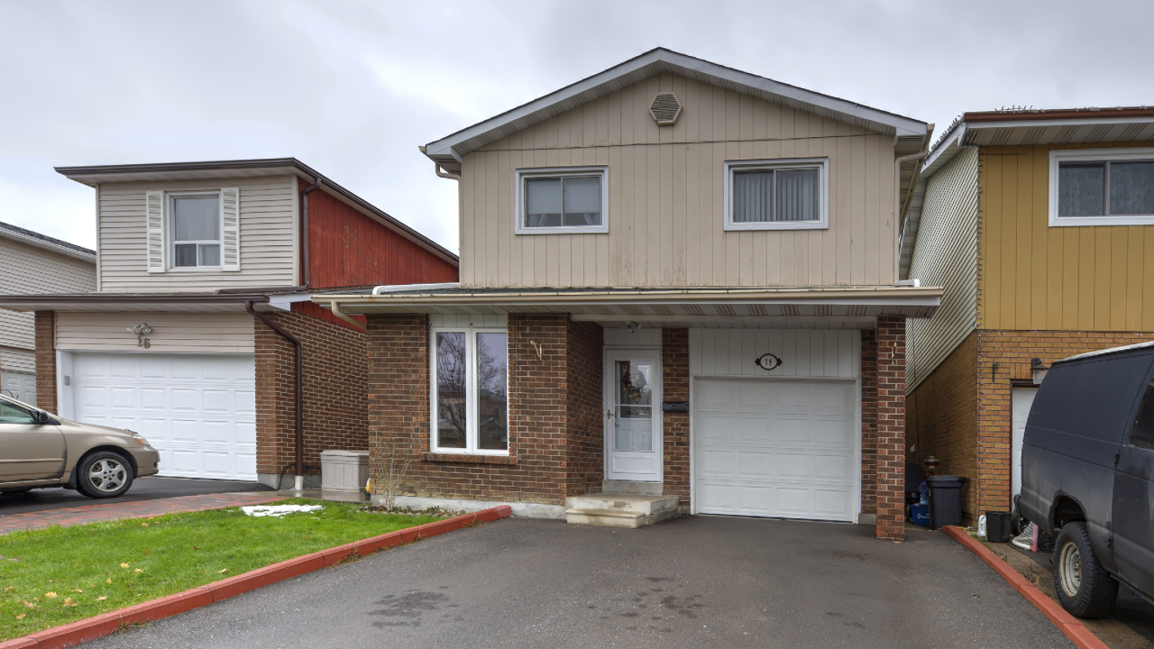 Welcome To 18 Simmons Blvd